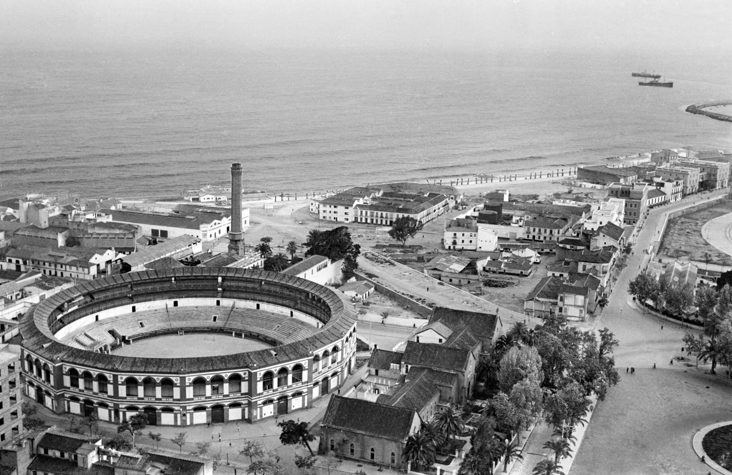 18 DE NOVIEMBRE Fotografía antigua de La Malagueta Ciclo Historias de Málaga